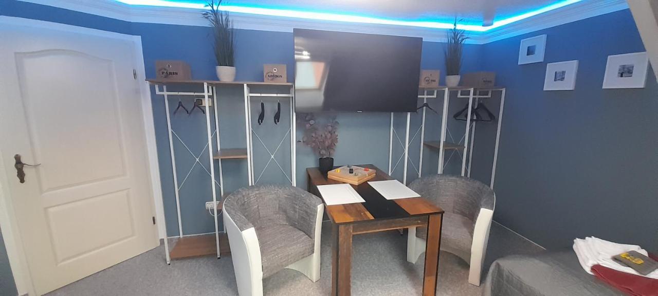 Best-Preis -Vip Lounge- Mit Netflix, Self-Check-In, Ebike Ladestation, Fahrradraum, Wlan Und Netflix - Direkt Am Elberadweg Im Herzen Von Wittenberge Exterior foto